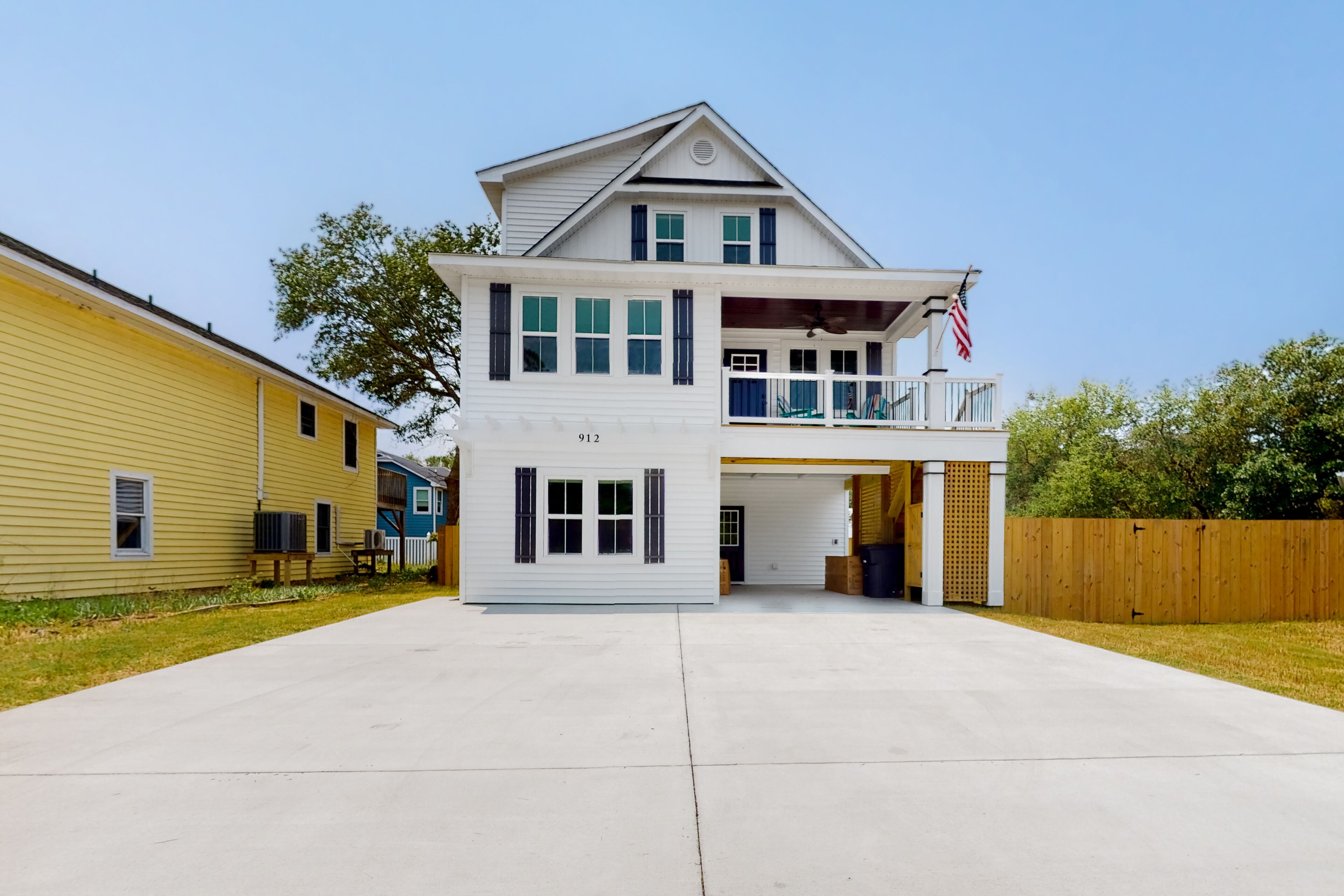 Island retreat with hot tub, grill, foosball table, scenic balcony, W/D, and AC
