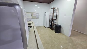 冷蔵庫、電子レンジ