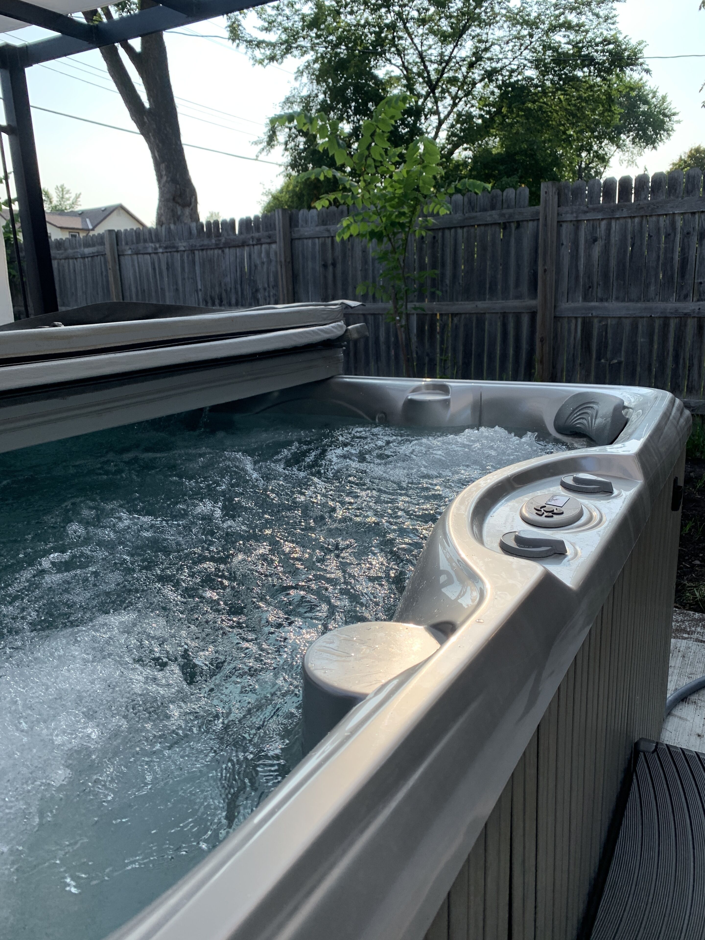 Hot Tub All Year, Dog Friendly, Fire Pit w/Firewood and Washer/Dryer