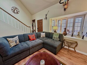 Smart TV, fireplace - Red Rock Views! Uptown Cowboy, a 5 STAR property in a FABULOUS location! (Sedona)