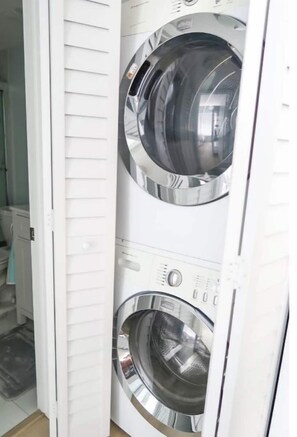 Interior - Resort-Style 2BR Island Condo (St. Petersburg)