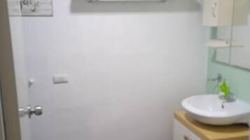 Ducha, cabezal de ducha tipo lluvia, artículos de tocador gratuitos