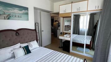 Comfort Condo, 1 Bedroom, Accessible, City View | 1 bedroom, soundproofing, free WiFi, bed sheets