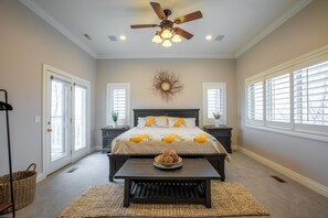 5 bedrooms, desk, travel cot, free WiFi - The Ultimate Monthly Rental| Game Room & Ski Views (North Salt Lake)