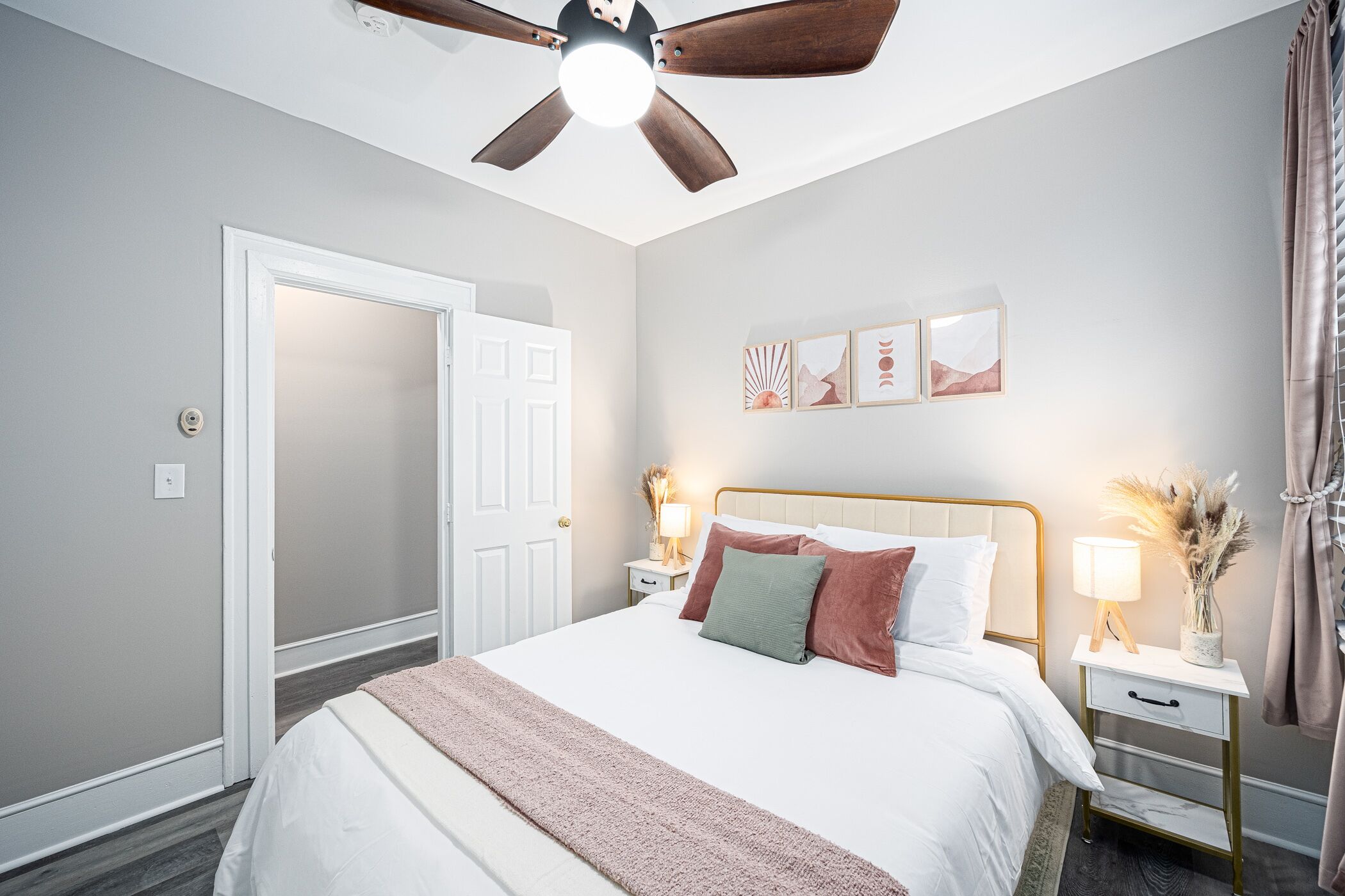 1 chambre, fer et planche à repasser, Wi-Fi gratuit, draps fournis