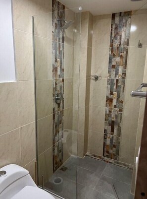 Shower - Studio loft la bosque independiente 101
 (Medellín)