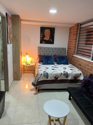 1 Schlafzimmer, Schreibtisch