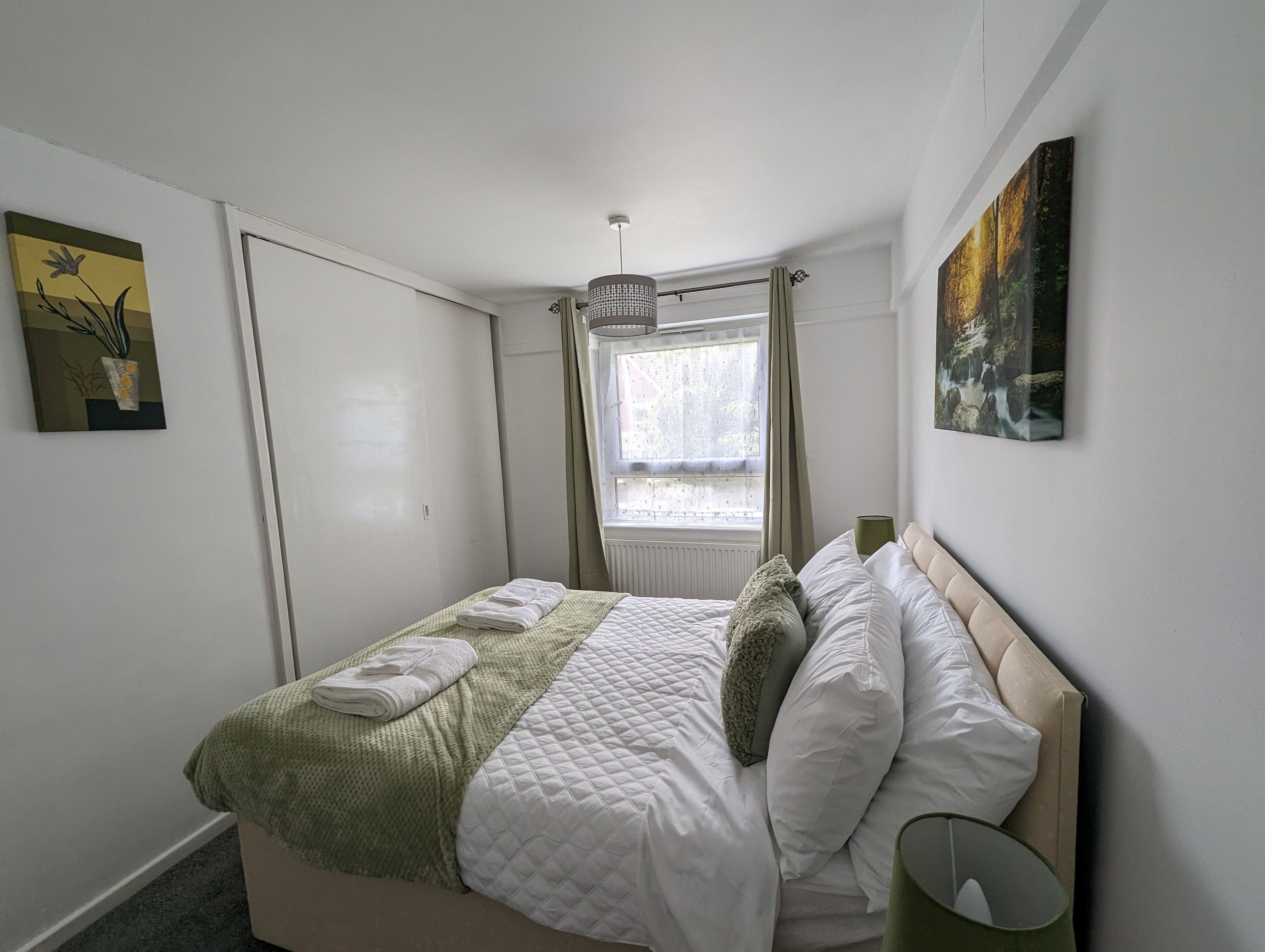 3 bedrooms, iron/ironing board, free WiFi, bed sheets