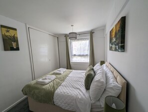 3 chambres, fer et planche à repasser, accès au Wi-Fi (inclus)