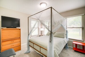 3 Schlafzimmer, Schreibtisch, Bügeleisen/Bügelbrett, WLAN