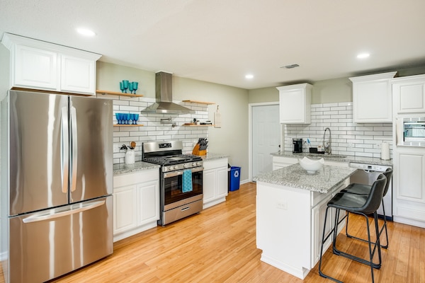 Kitchen | Cooking Basics | Keurig Coffee Maker | Toaster