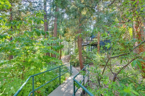 Steps to Lake Arrowhead: Cabin w/ Full Lake Access