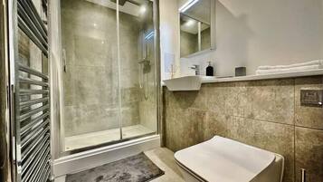 Shower, towels
