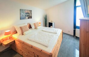 2 bedrooms, free WiFi, bed sheets - 2 bedroom nice home in Lemmer (Lemmer)