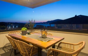 Outdoor dining - Gorgeous apartment in Okrug Gornji (Okrug Gornji)