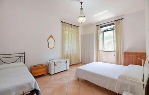 2 Schlafzimmer, Bügeleisen/Bügelbrett, kostenloses WLAN