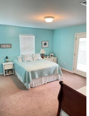 3 bedrooms, iron/ironing board, free WiFi, bed sheets - Pass Christian, MS Sunset Getaway (Pass Christian)