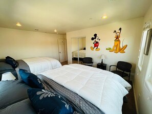 4 bedrooms, free WiFi, bed sheets