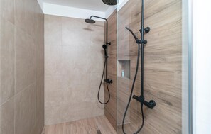 Bathtub, hair dryer - Pet friendly home in Lopar (Lopar)