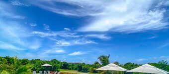 Awesome 2-Bedroom Apartment with a Pool View - Golf Course in Front