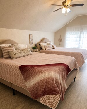 1 dormitorio, tabla de planchar con plancha, wifi gratis y ropa de cama