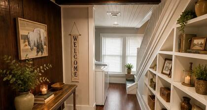 Ouachita Spring Studio Stay- Sleeps 4