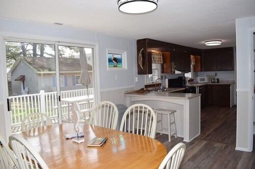 Driftwood-Fire Pit, Bikes, Close to Beach