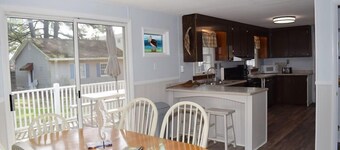 Driftwood-Fire Pit, Bikes, Close to Beach