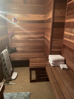 Sauna - Pool Slide Hot Tub Sauna Retreat Sleeps 10 (Waxahachie)