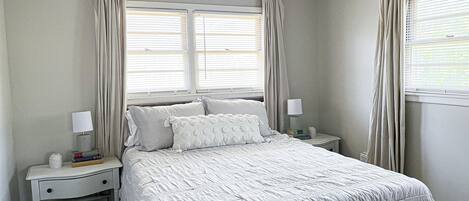 3 bedrooms, desk, iron/ironing board, WiFi