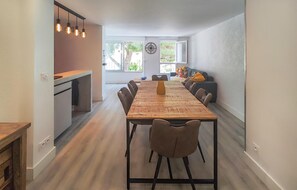Dining - 3 bedroom beach front apartment in Agde (Agde)
