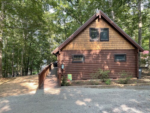 Cabin' A Good Time - Lake Front Property