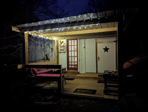 Terrace/patio - Private Glamping Cabin set in Woodland Paradise- Welcome to the Rustic Roost! (Walton)