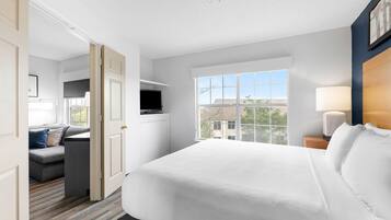 Suite Klasik, 1 kamar tidur, Bebas Asap Rokok | 1 kamar tidur dan tirai kedap cahaya