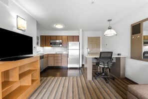 Classic Suite, 1 Bedroom, Non Smoking | Private kitchen | Full-size fridge, microwave, stovetop, dishwasher