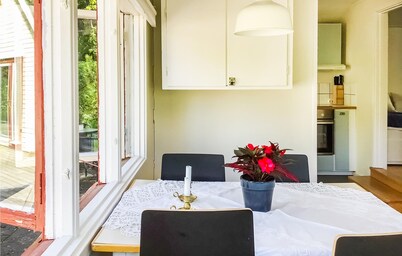 2 bedroom gorgeous home in Hallstavik