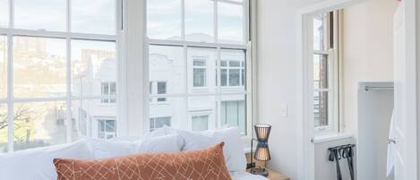 Kondominium Kota, 2 kamar tidur, dapur, pemandangan kota (#M203) | 3 kamar tidur, brankas, dan Wi-Fi gratis