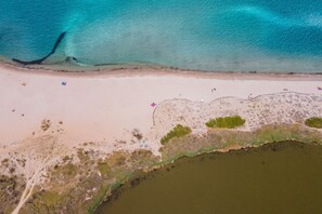 Una playa cerca
