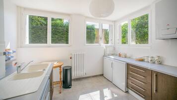 Réfrigérateur, four, plaque de cuisson, lave-vaisselle