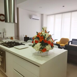 Kühlschrank, Ofen, Herdplatte, Geschirrspüler