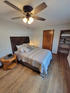 2 bedrooms, WiFi, bed sheets