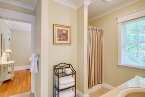 Hair dryer, towels - Cozy Michigan Retreat w/ Deck & Gas Grill! (Frankfort)