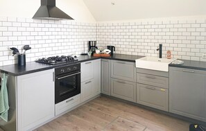 Fridge, stovetop, dishwasher, coffee/tea maker - Elperhof Appartement 1 (Schoonloo)