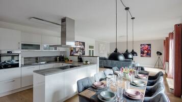 Kühlschrank, Ofen, Herdplatte, Geschirrspüler