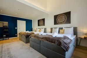 3 bedrooms, desk, iron/ironing board, WiFi