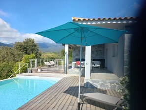 Piscine extérieure, piscine chauffée