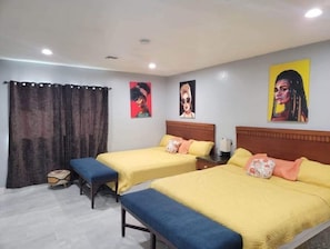 6 bedrooms - Modern 6 BR Near Strip - 10min (Las Vegas)