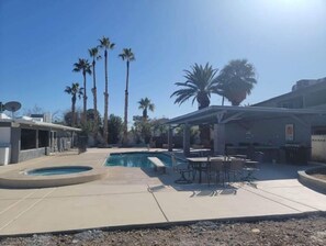 Pool - Modern 6 BR Near Strip - 10min (Las Vegas)