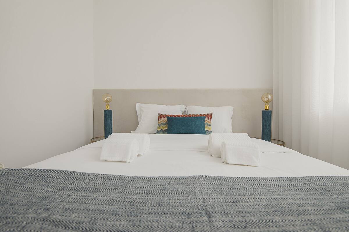 2 bedrooms, desk, free WiFi, bed sheets