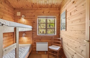 5 Schlafzimmer, Reisekinderbett
